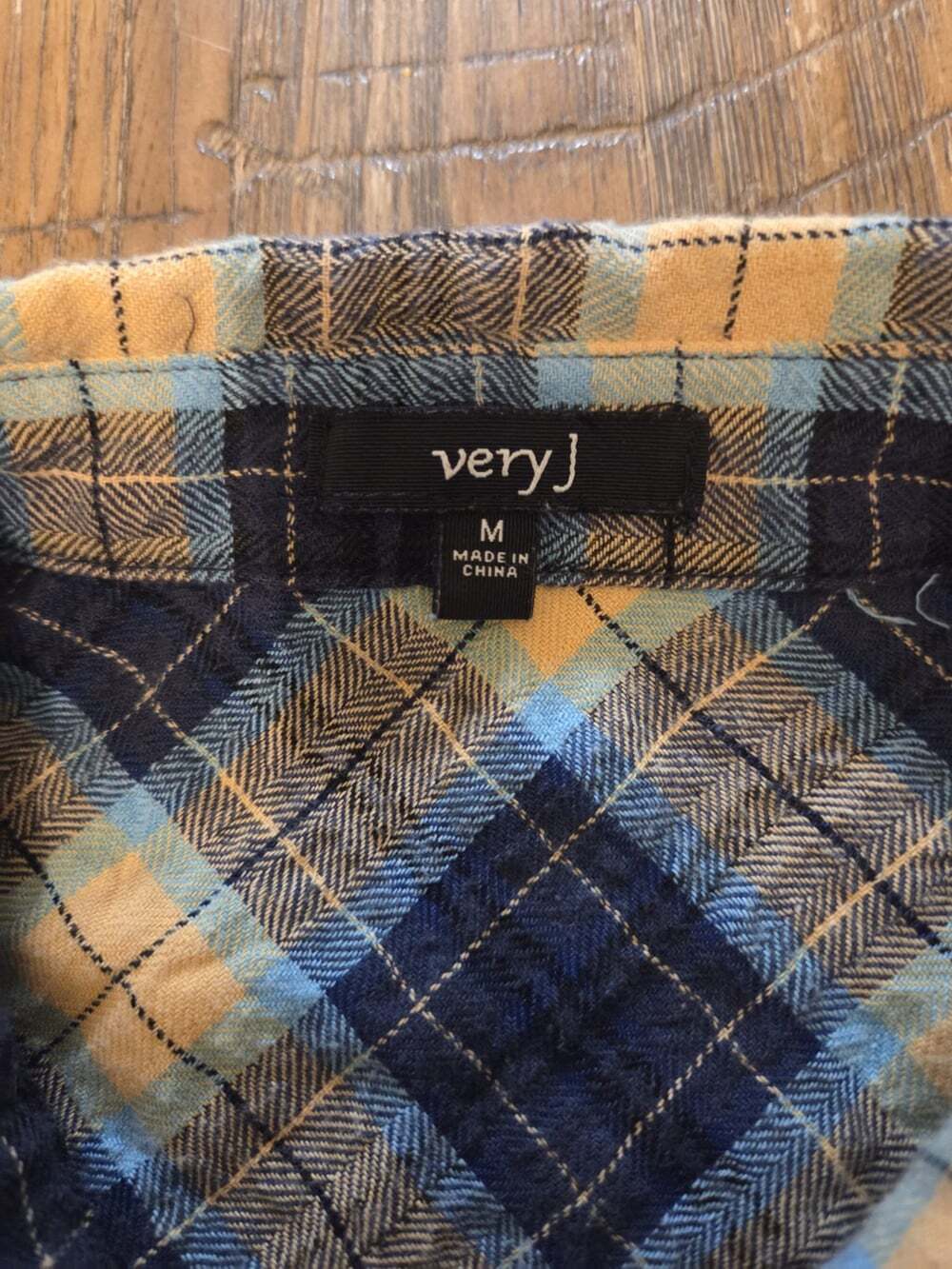 Very J blue and yellow plaid flannel shirt Size M